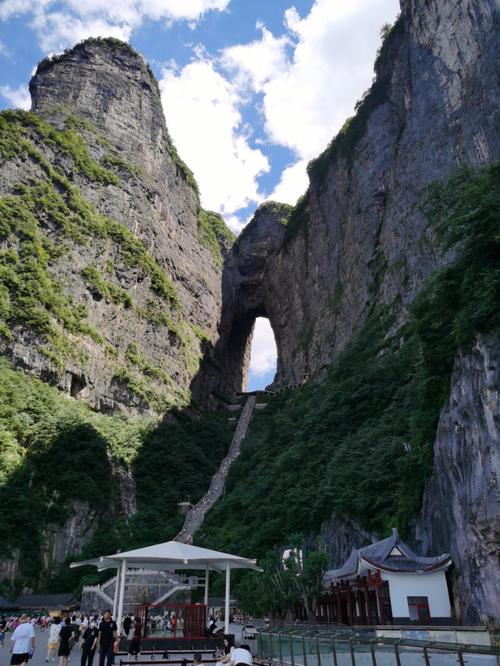 天门山一天可以玩完吗_天门山景区一天能玩吗